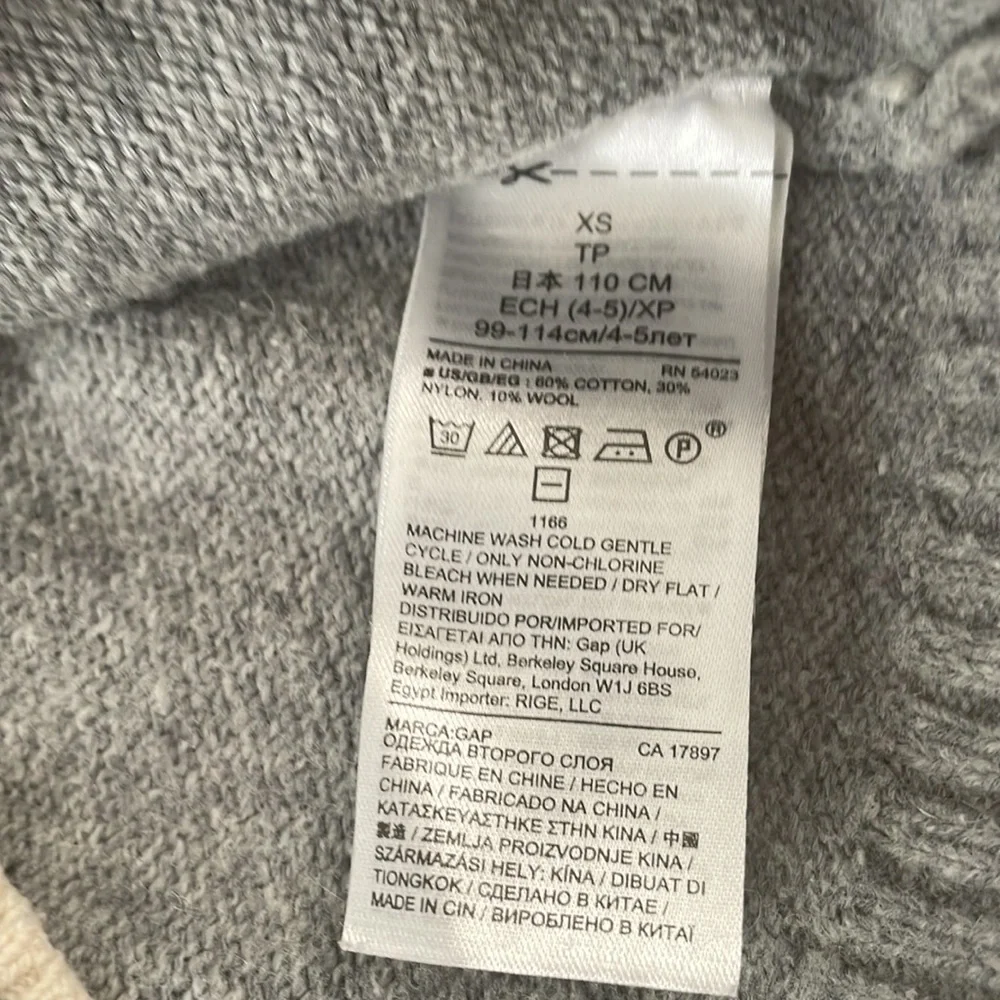 Gap Kids sweater - size 4/5